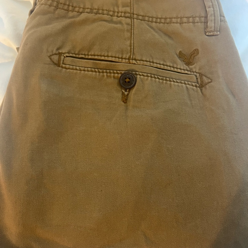 American Eagle Original Straight Khaki Pants | Size 32x34
